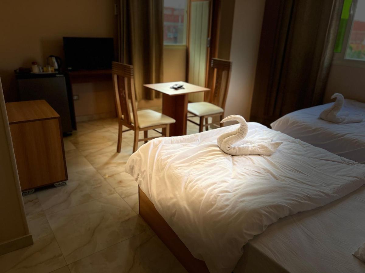 Grand Pyramids View Hotel 开罗 外观 照片