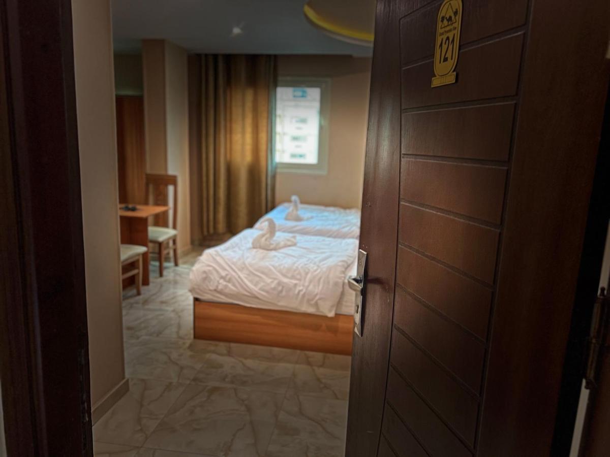 Grand Pyramids View Hotel 开罗 外观 照片