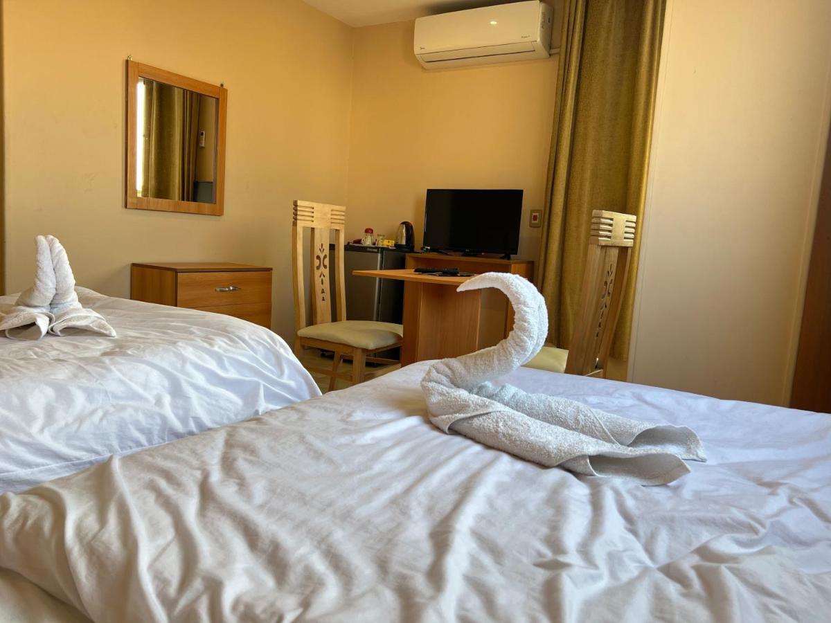 Grand Pyramids View Hotel 开罗 外观 照片