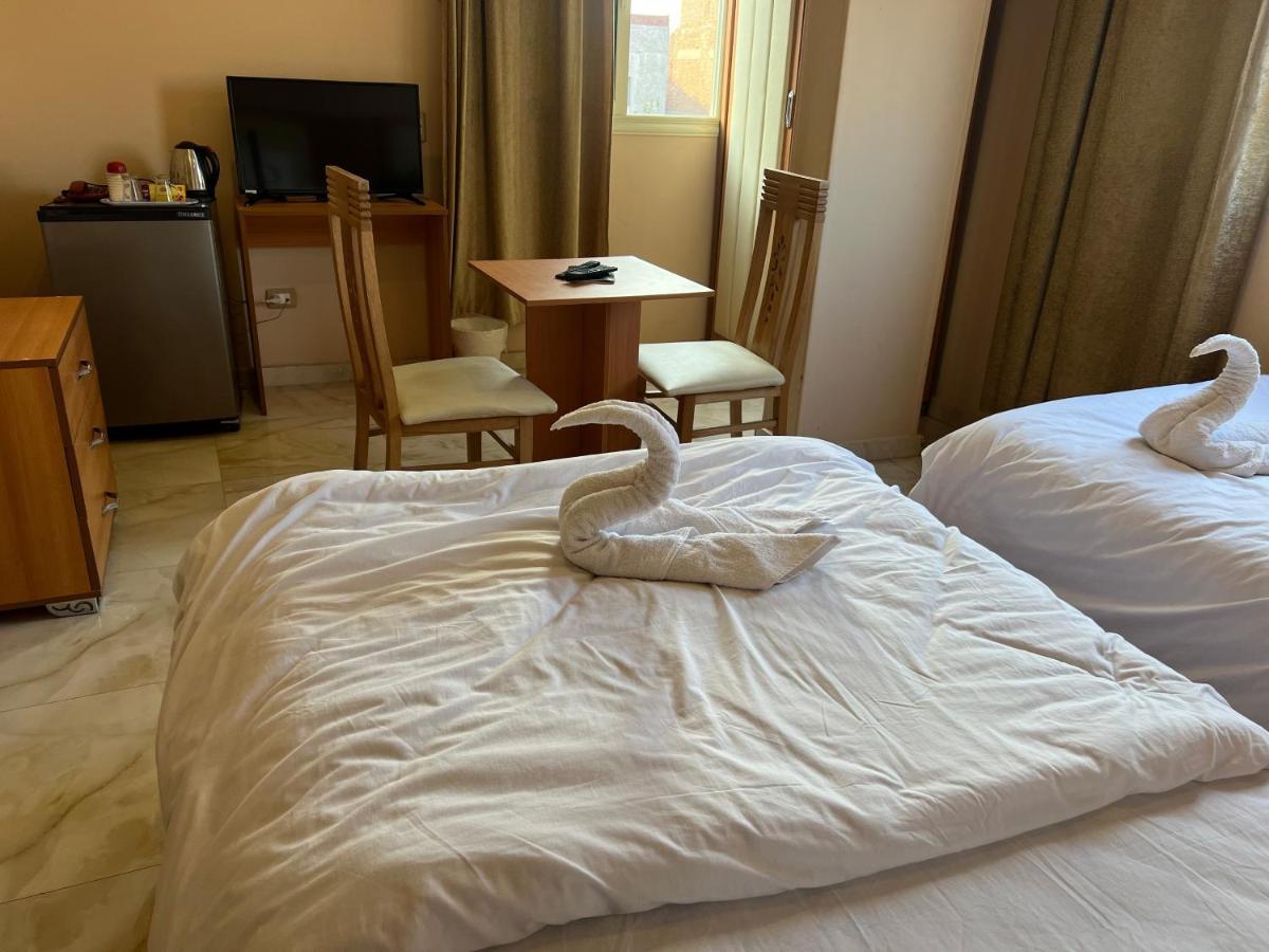 Grand Pyramids View Hotel 开罗 外观 照片